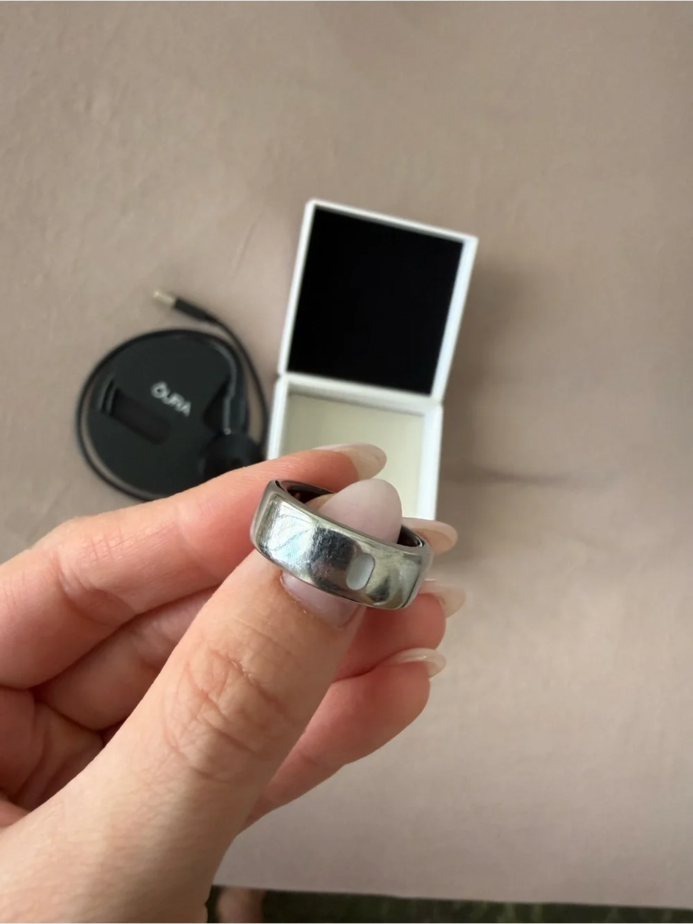 Oura Ring Gen 3 Horizon in Silver with Charger